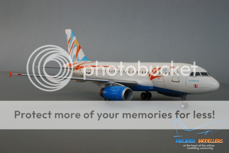 Revell Airbus A319 ''Izair'' 04-2