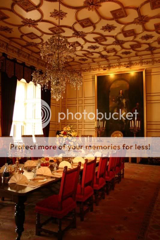 Sala de Jantar Warwick_Castle_Interior_3_by_FoxSto