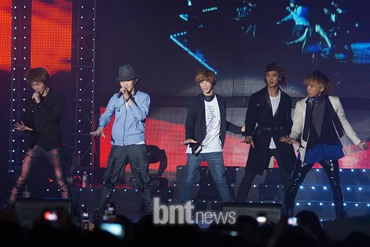 091213 SHINee @ Digital Music Award II 1ce249ffc3b57eb7d590e1d712e86fa6