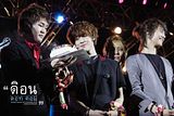 091203 Onew y Taemin @ ‘Central Let’s Celebrate 2010’ K-POP SHOWCASE Th_theonew22WRS5