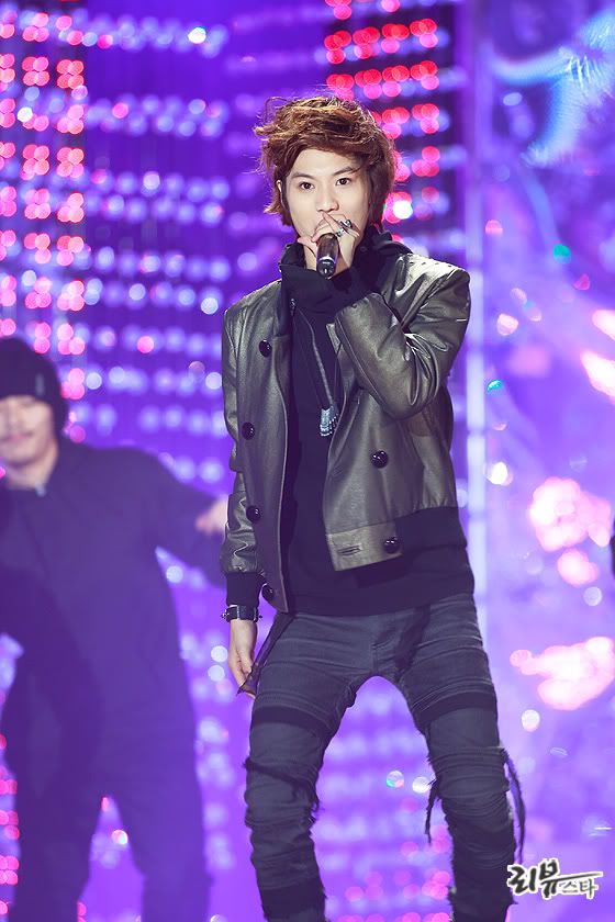 Taemin y Minho at SBS Gayo Daejun 2009 20091230082100