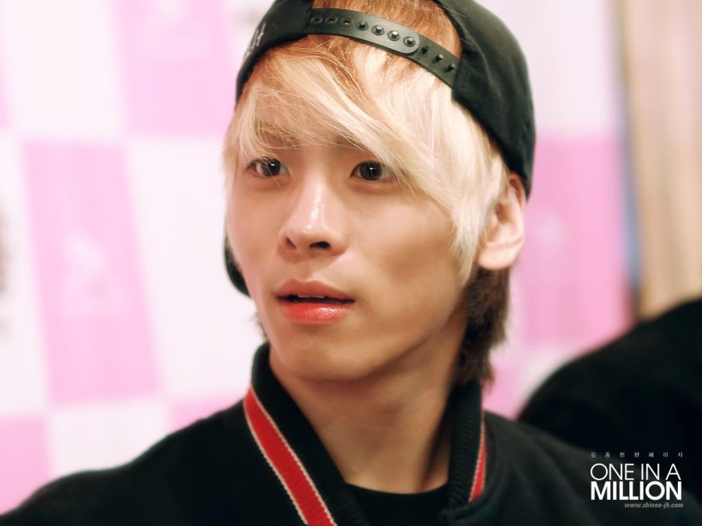 091218 Jonghyun @ SM Everysing Opening Celebration F0070761_4b2f70e16f3e2