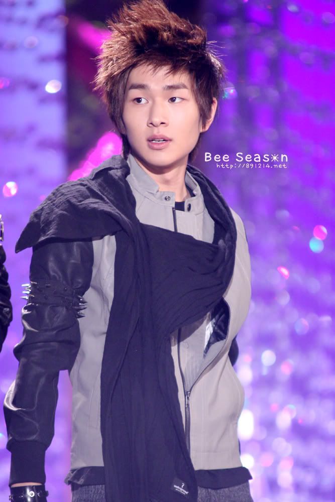 091229 Onew @ SBS Gayo Daejun F0043115_4b3c733e565dd