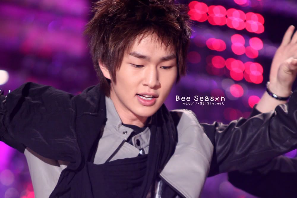 091229 Onew @ SBS Gayo Daejun F0043115_4b3c7351c4267