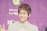091220 Onew @ Golden Disk Award Th_1260451502_awesome_001_1210-1