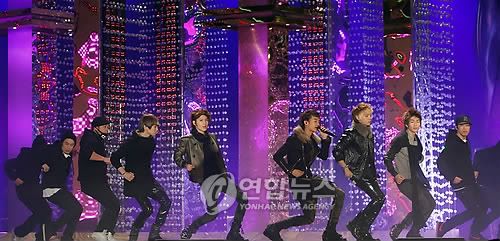 091229 SHINee @ SBS Gayo Daejun Rehearsal PYH2009122907000001300_P2