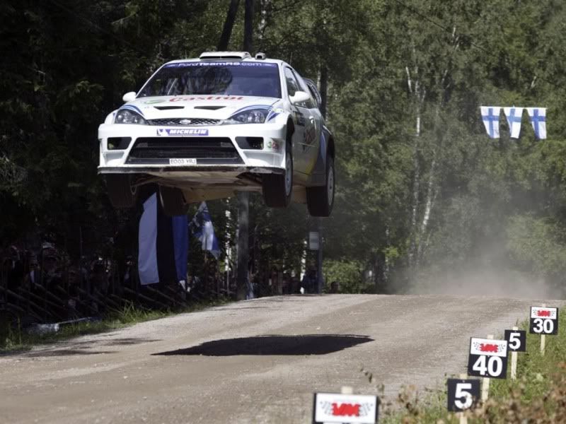 Fotos solo Ford 04_FocusRS-WRC_Jump_Wallpaper