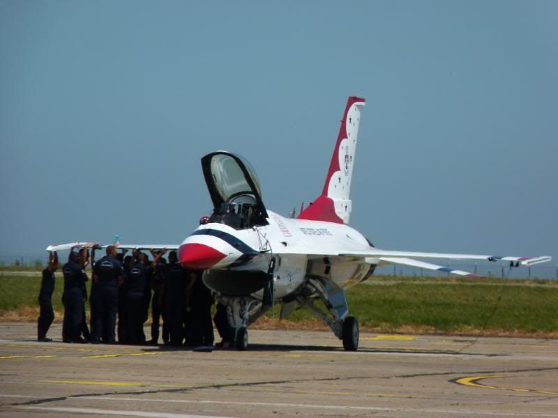 Thunderbirds la Constanta in 2011 - Fotografii P1050816