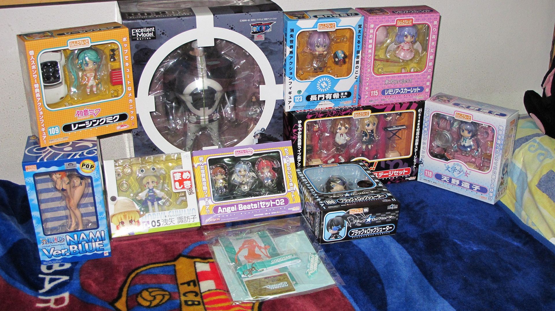 Últimas adquisiciones de figuras, Manga, Anime, Videojuegos y Merchandise en Gnrl. 2011 (1) - Página 2 IMG_3996