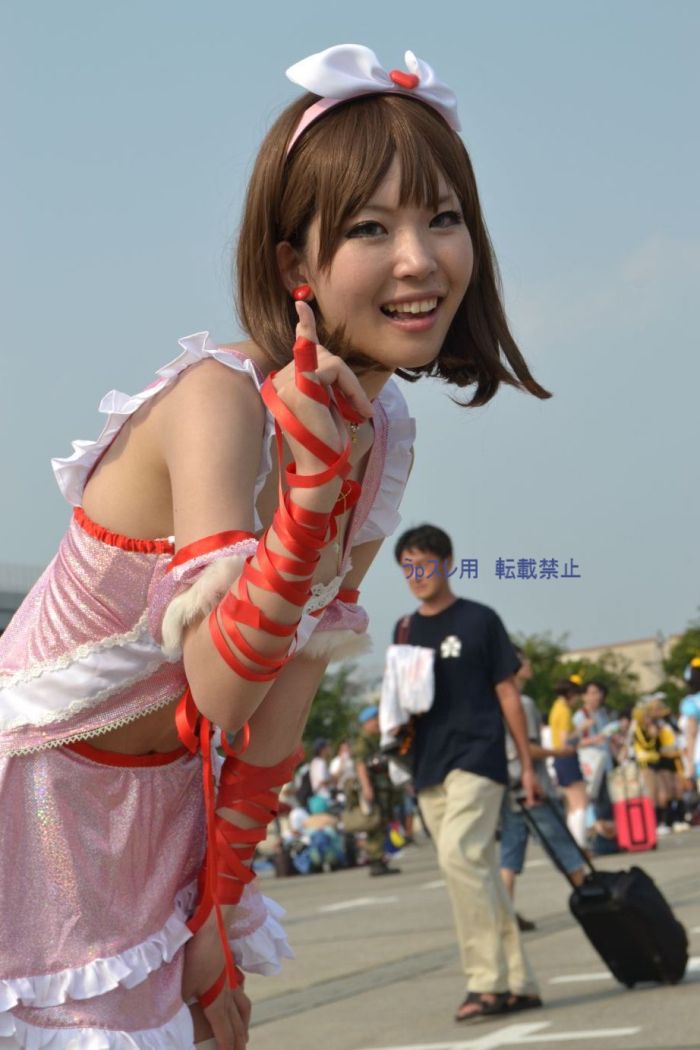 Especial Cosplay en el Comiket 84 C84-day-1-cosplay-very-hot-indeed-81