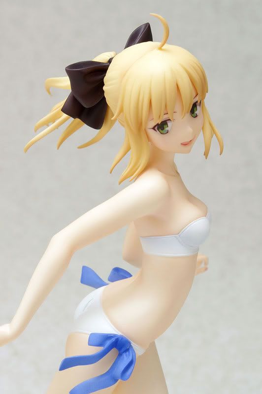 Saber Lily Beach Queens -Fate/Stay Night- (Wave) FIG-MOE-6226_06