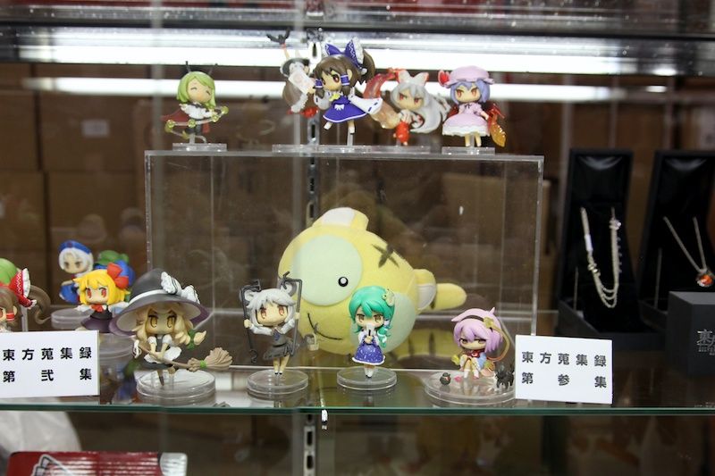 Figuras en el Comiket 79!! C086