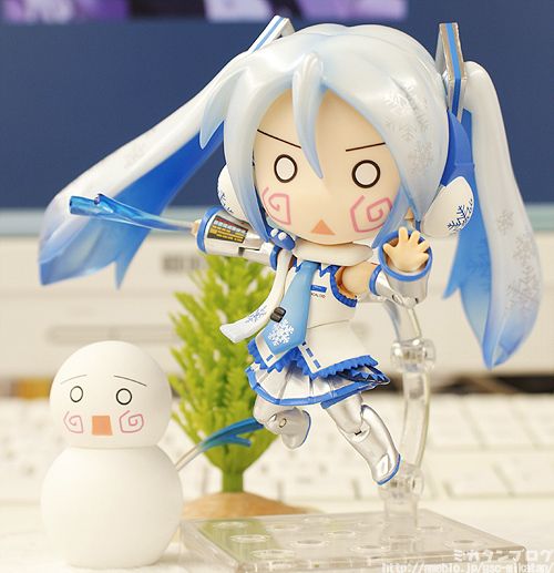 Nendoroid Snow Miku Playtime Edition (Good Smile Company) O0500051710994937086