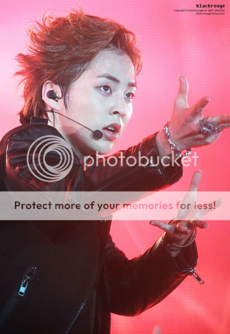 [Fantaken] 251112 EXO M XiuMin @ SMTown in ThaiLand 52