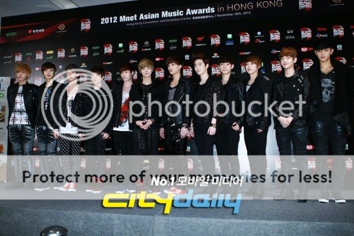 [Fantaken] 301112 EXO M XiuMin @ Mnet Asian Music Award 2012 7561e034tw1dzddtxjs7tj