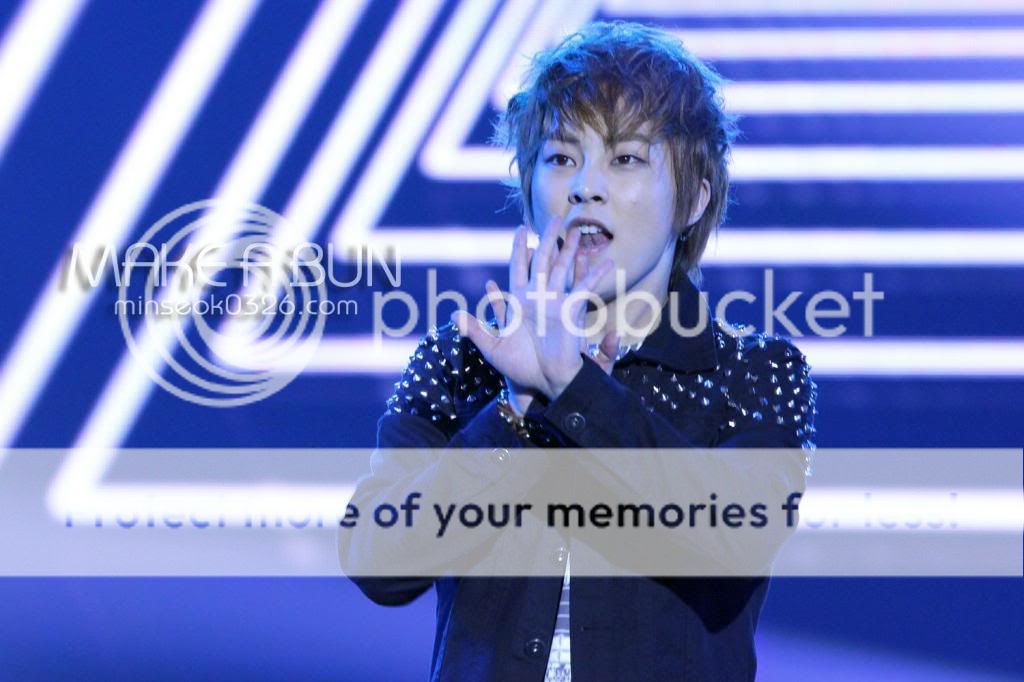 [Fantaken] 281012 EXO M XiuMin @ Yangtze River Music Festival 7cB9k