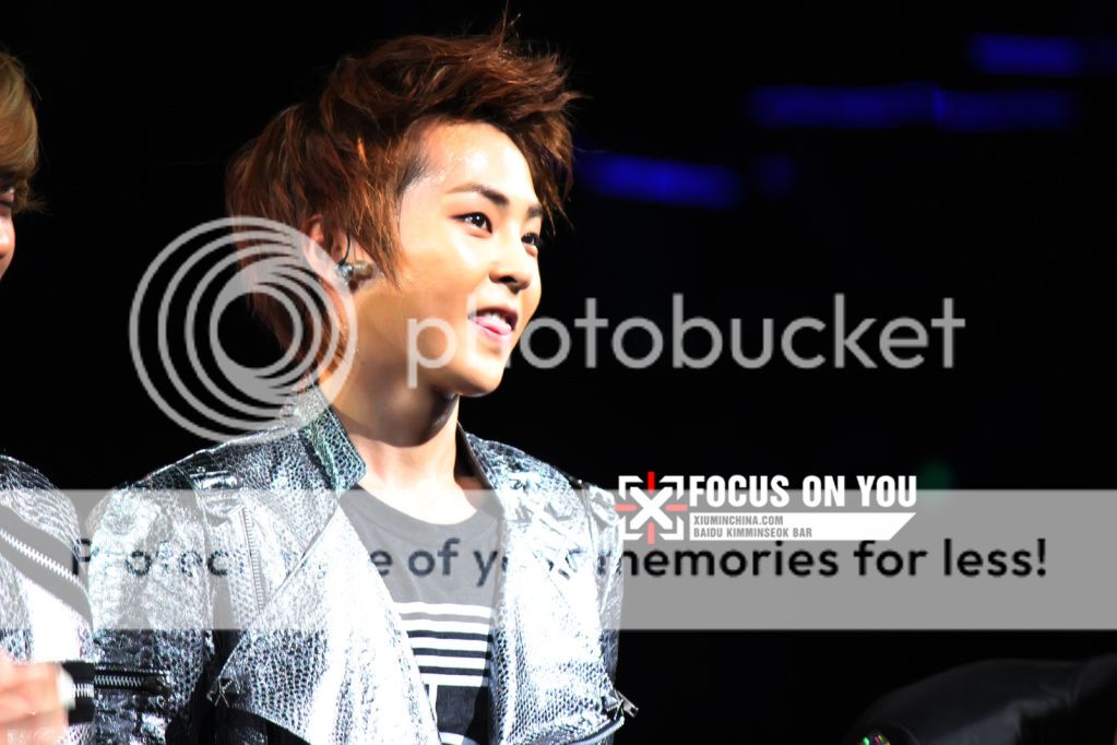 [Fantaken] 021012 EXO M Xiumin @ Chinese & South Korean Song Festival A3a4877agw1dxlf4r099tj