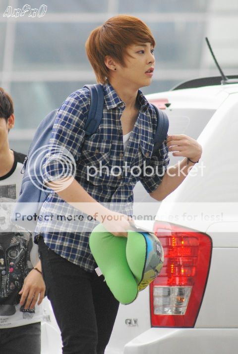 [Fantaken] 210912 EXO M XiuMin @ Incheon Airport to Jakarta Tumblr_mawunyoYN11rtbnipo4_500