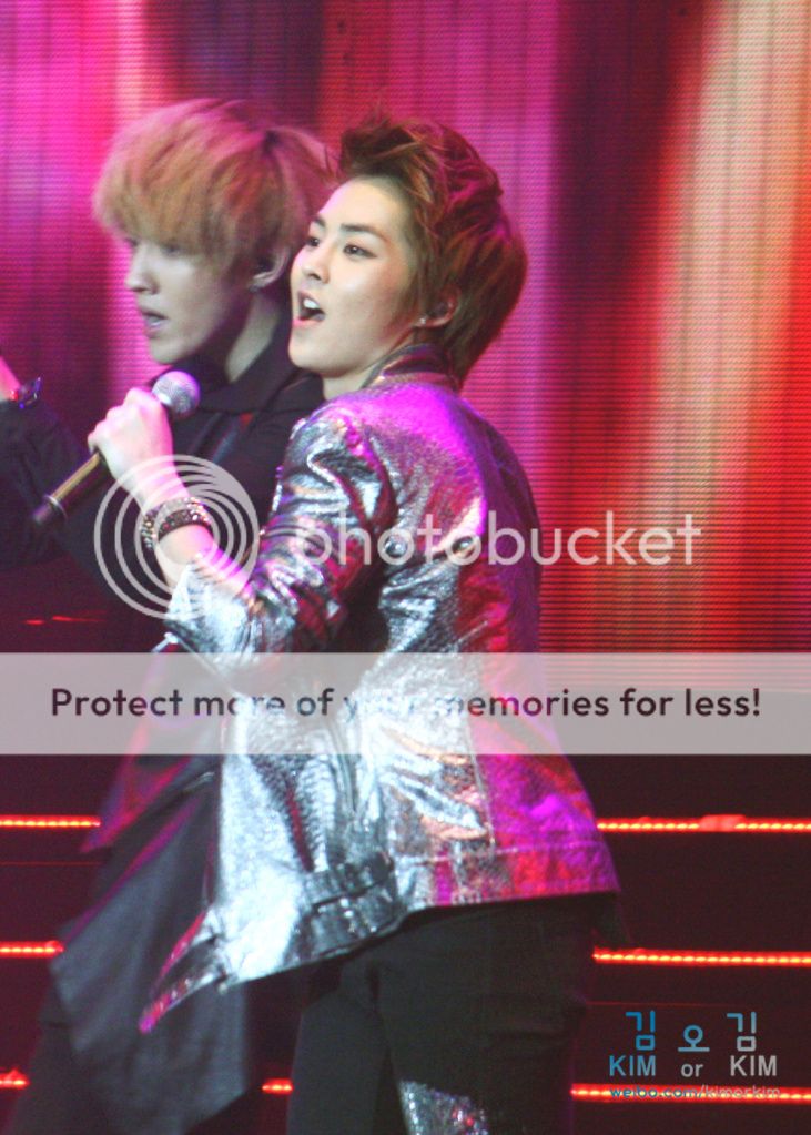 [Fantaken] 021012 EXO M Xiumin @ Chinese & South Korean Song Festival Tumblr_mbbkc44kjp1qhmxnlo1_1280