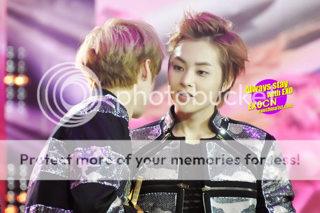 [Fantaken] 170912 EXO M XiuMin @ Mengniu Annual Billboard Music Festival - Page 2 Tumblr_mbjnxnZ8NH1ruzle3o4_1280