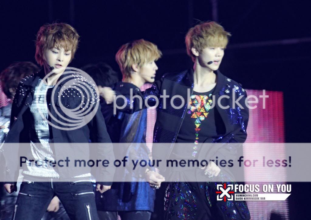 [Fantaken] 281012 EXO M XiuMin @ Yangtze River Music Festival - Page 2 Tumblr_md6qj3PqBM1rtbnipo1_1280