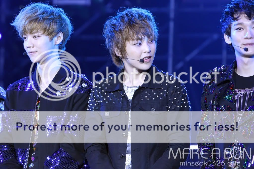 [Fantaken] 281012 EXO M XiuMin @ Yangtze River Music Festival Uo34a