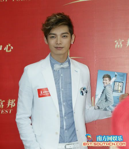 Nov.7.11 Calvin Chen doesn't want to play sunshine role anymore ImagesNT_20111107_182522_66612