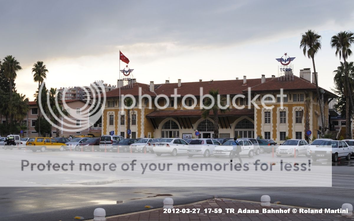 Am 27.03.2012 im Bahnhof Adana / Türkei 2012-03-27_17-59_TR_Adana_Bahnhof