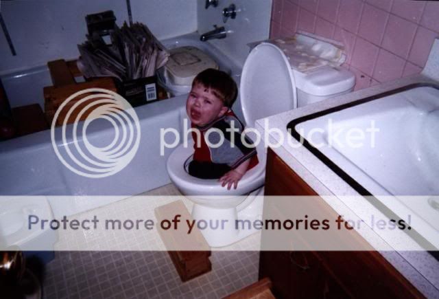 [Image] Funnnnnny XD Funny-picture-photo-child-toilet-ma