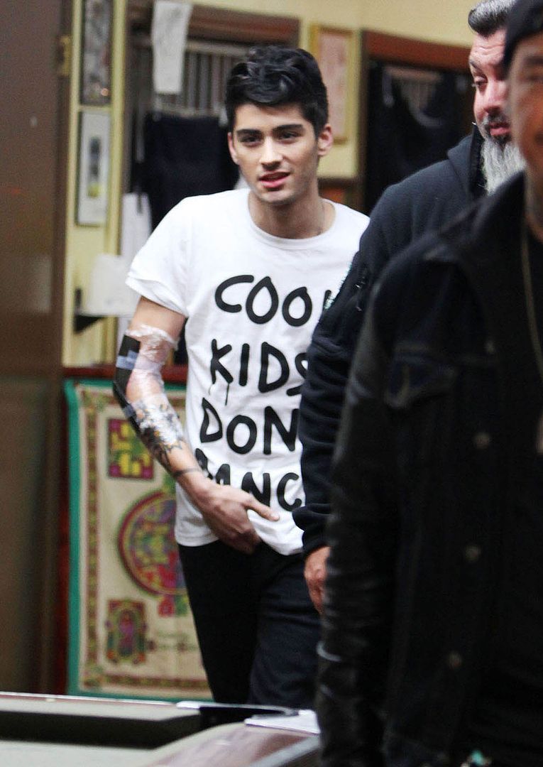 Directioner » Zayn Malik - Página 43 Zayn-tattoos-11072012-03