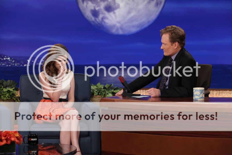 Stills + HD Video: Anna Kendrick con Conan (Last Night) 306_annakendrickconan-505b3c5e72a33_zps2115c140