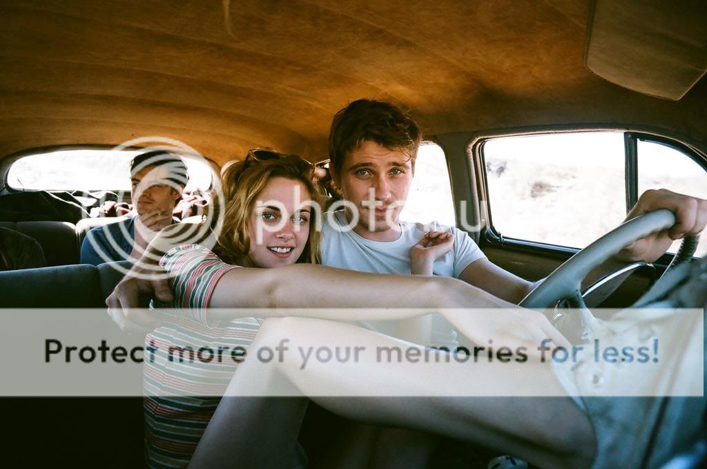 [Kristen Stewart] On The Road - Page 22 Undefined_dd00bef91592b0a831dde57145f7639e