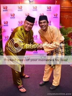 Gambar: 30+ Selebriti Bergaya di Red Carpet Rakaman Melodi Raya 2011 Raya-30