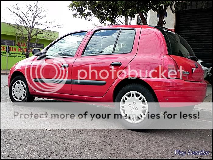 Detalhe Exterior Clio Vermelho DSCN2653