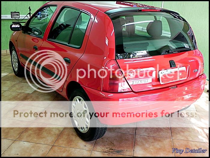 Detalhe Exterior Clio Vermelho DSCN2973