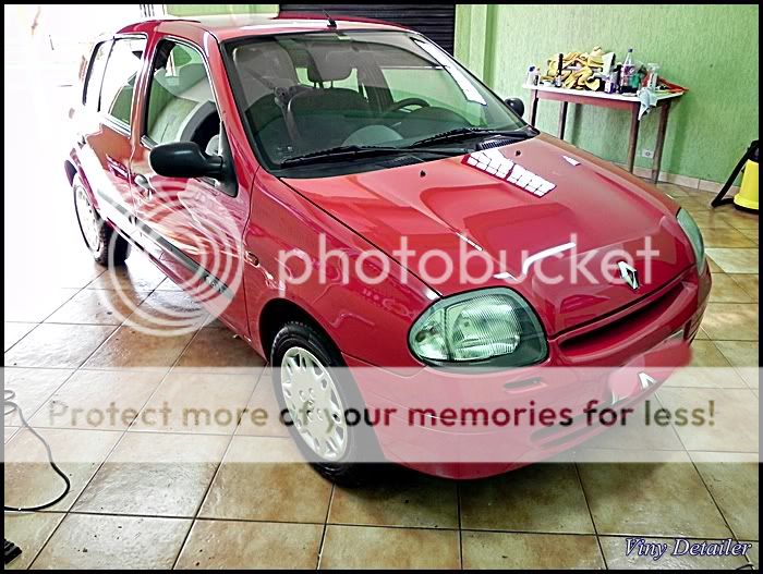 Detalhe Exterior Clio Vermelho DSCN2977