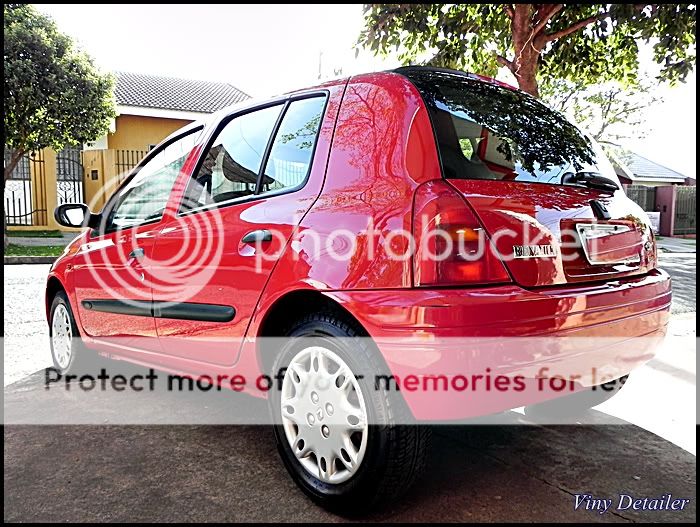 Detalhe Exterior Clio Vermelho DSCN2987