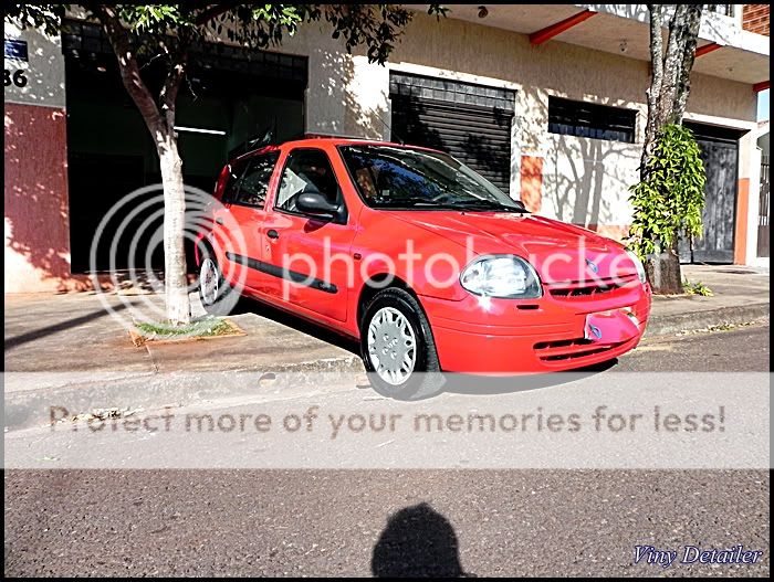 Detalhe Exterior Clio Vermelho DSCN3000