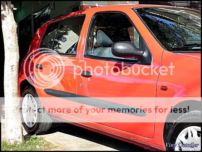 Detalhe Exterior Clio Vermelho DSCN3002