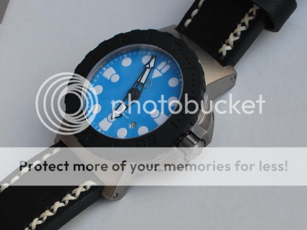 Watch-U-Wearing 10/18/11 H2obluedialblackstrap015