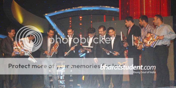 صور شاروخان فى حفل Sahara Sports Awards 47abda5a