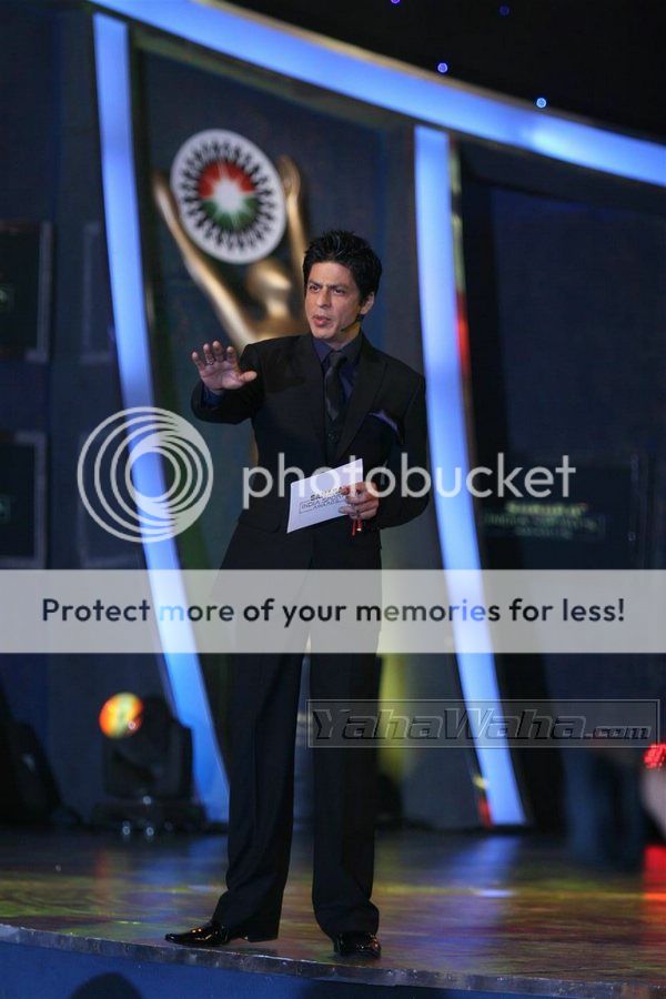 صور شاروخان فى حفل Sahara Sports Awards 6db54ca6