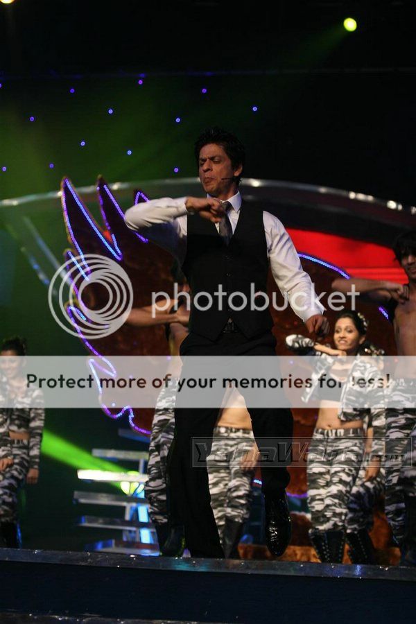 صور شاروخان فى حفل Sahara Sports Awards 8bfdd7cc