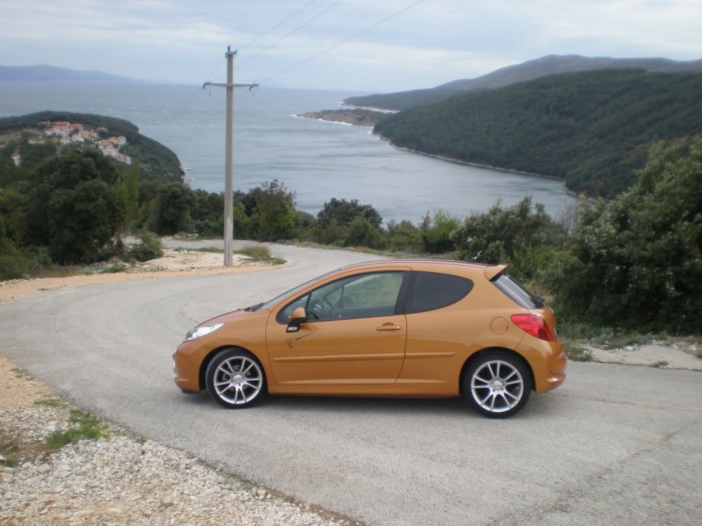 (207) Peugeot 207 PA260107