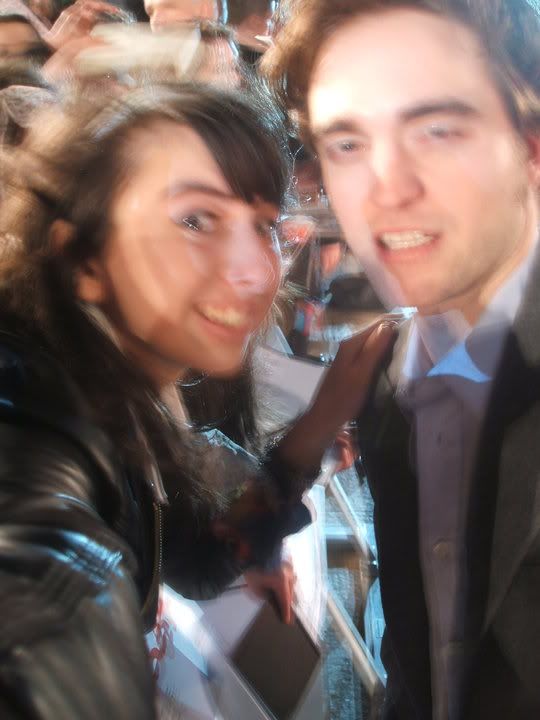 New/Old Picture of Robert Pattinson and a fan at the Remember Me Premiere  00aagds4