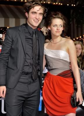 CLAIM: Robert Pattinson’s Agent Has Come Between Him and Kristen Stewart 83732343-288x400