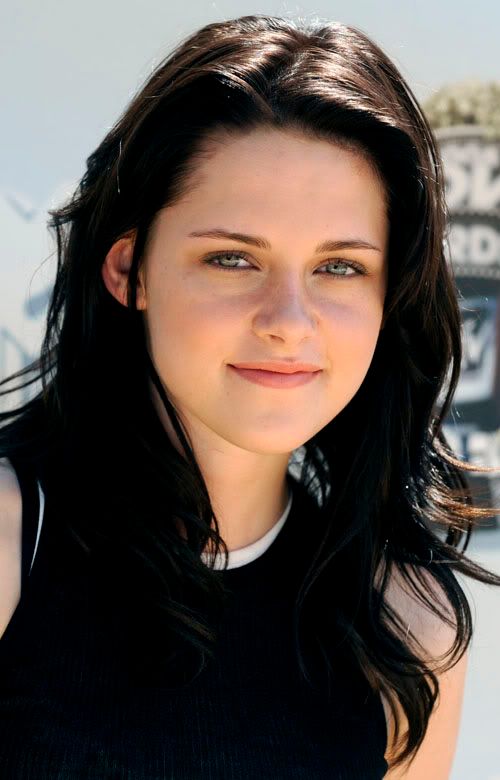 Kristen Stewart interested in playing the lead in new film titled 'Little American'? Kristen-stewart-1