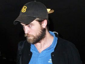 MULTIPLE CHOICE: Which Adjective Best Describes Robert Pattinson's Beard? Rob1