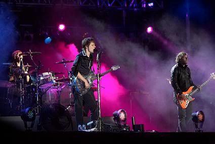 Τhe Resistance Tour Dates Muse-live-on-stage_nc