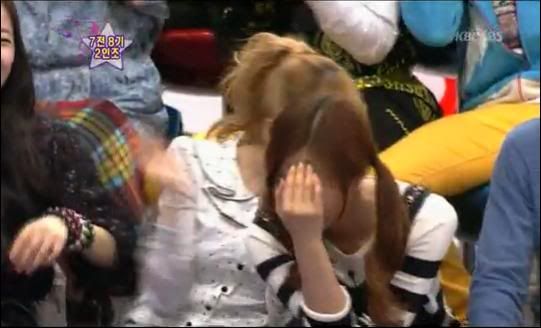 [PIC+VID+GIF][6/1/2012]«๑۩۞۩๑_ YURI ♥ JESSICA_๑۩۞۩๑_ PARIS ♥♕♥ ROMANTIC CITY ♥f  YULSIC_๑۩۞۩๑» - Page 4 YulSicwithKrystal